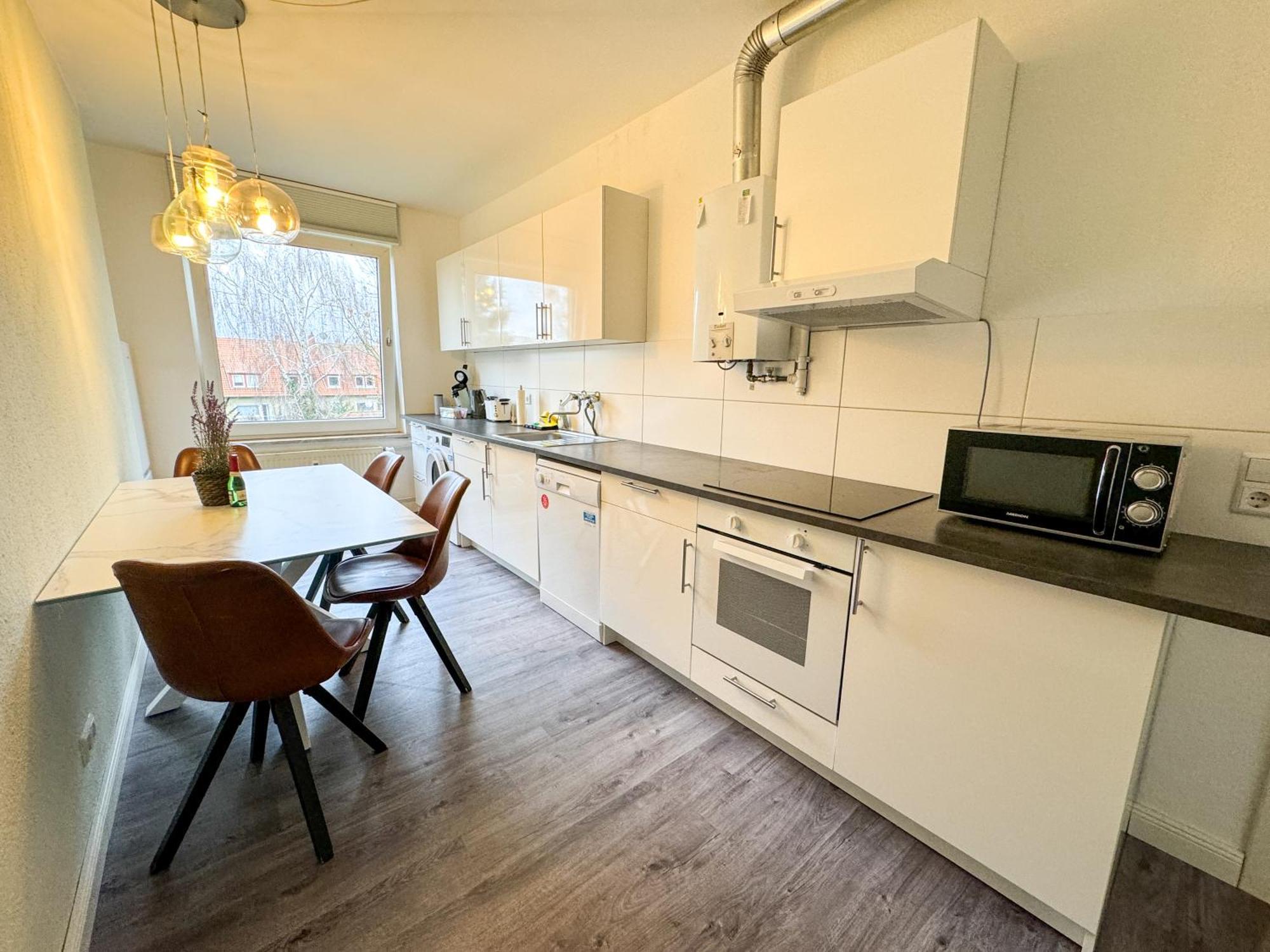 Wohnung Fuer 5 Gaeste Grosse Kueche Messe- Und Citynah Hannover Luaran gambar