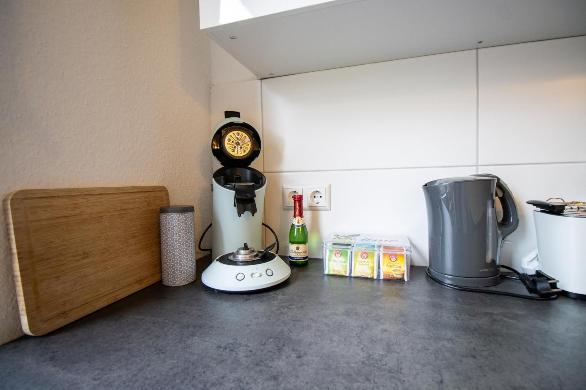 Wohnung Fuer 5 Gaeste Grosse Kueche Messe- Und Citynah Hannover Luaran gambar