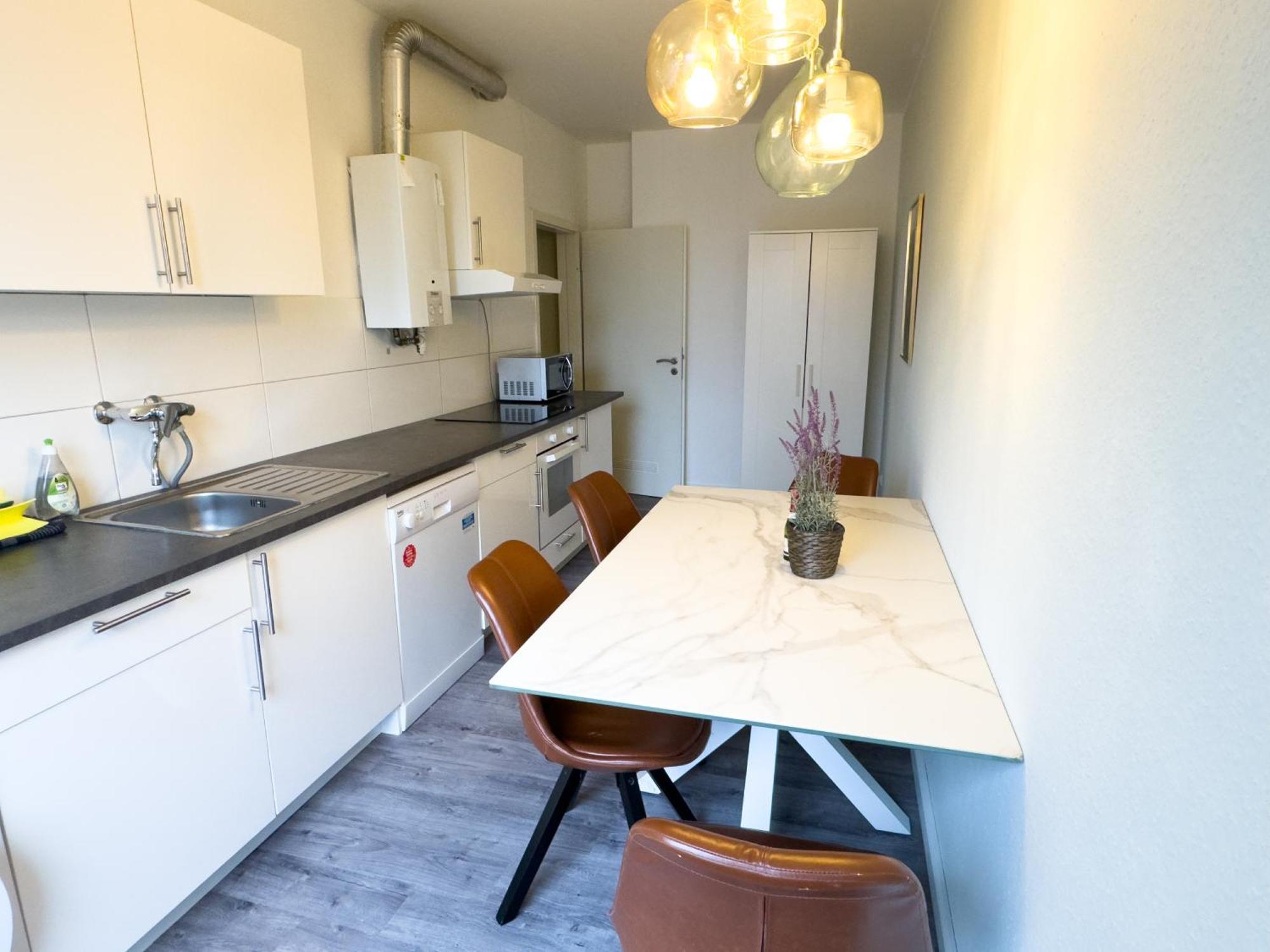 Wohnung Fuer 5 Gaeste Grosse Kueche Messe- Und Citynah Hannover Luaran gambar