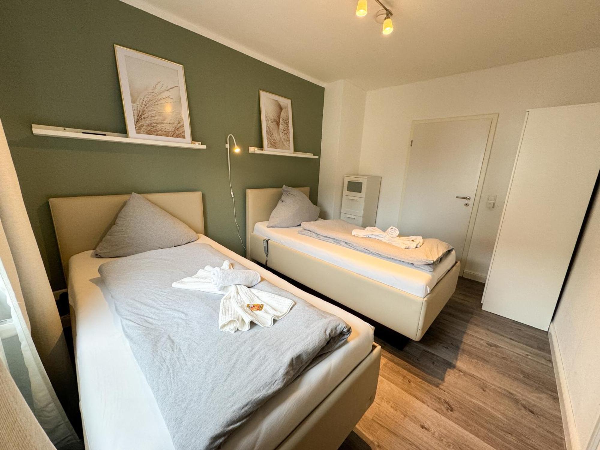 Wohnung Fuer 5 Gaeste Grosse Kueche Messe- Und Citynah Hannover Luaran gambar