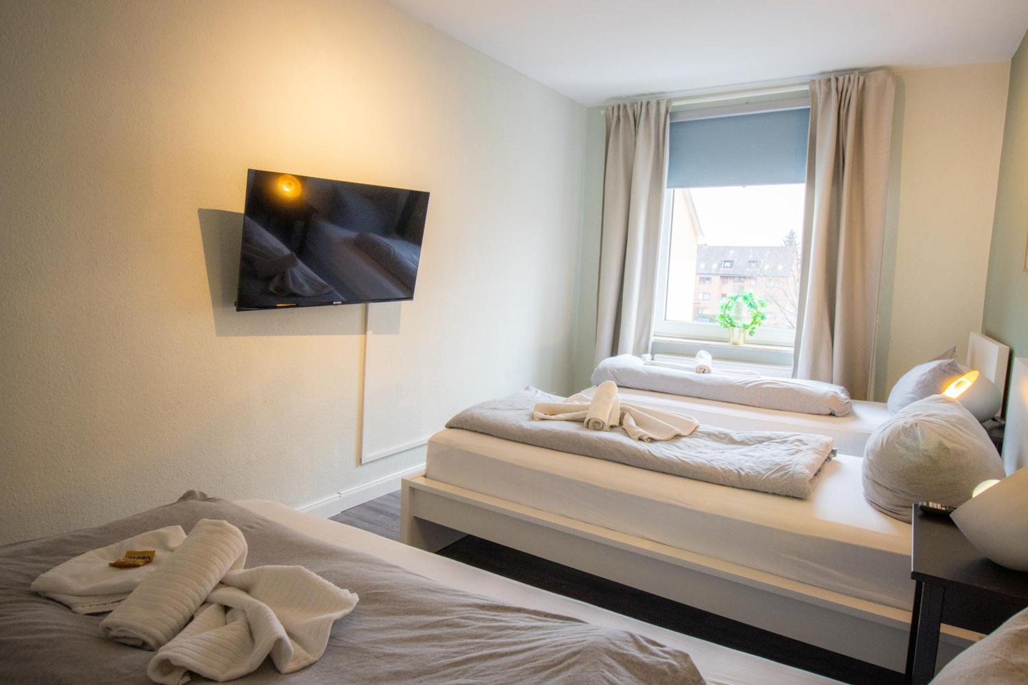 Wohnung Fuer 5 Gaeste Grosse Kueche Messe- Und Citynah Hannover Luaran gambar