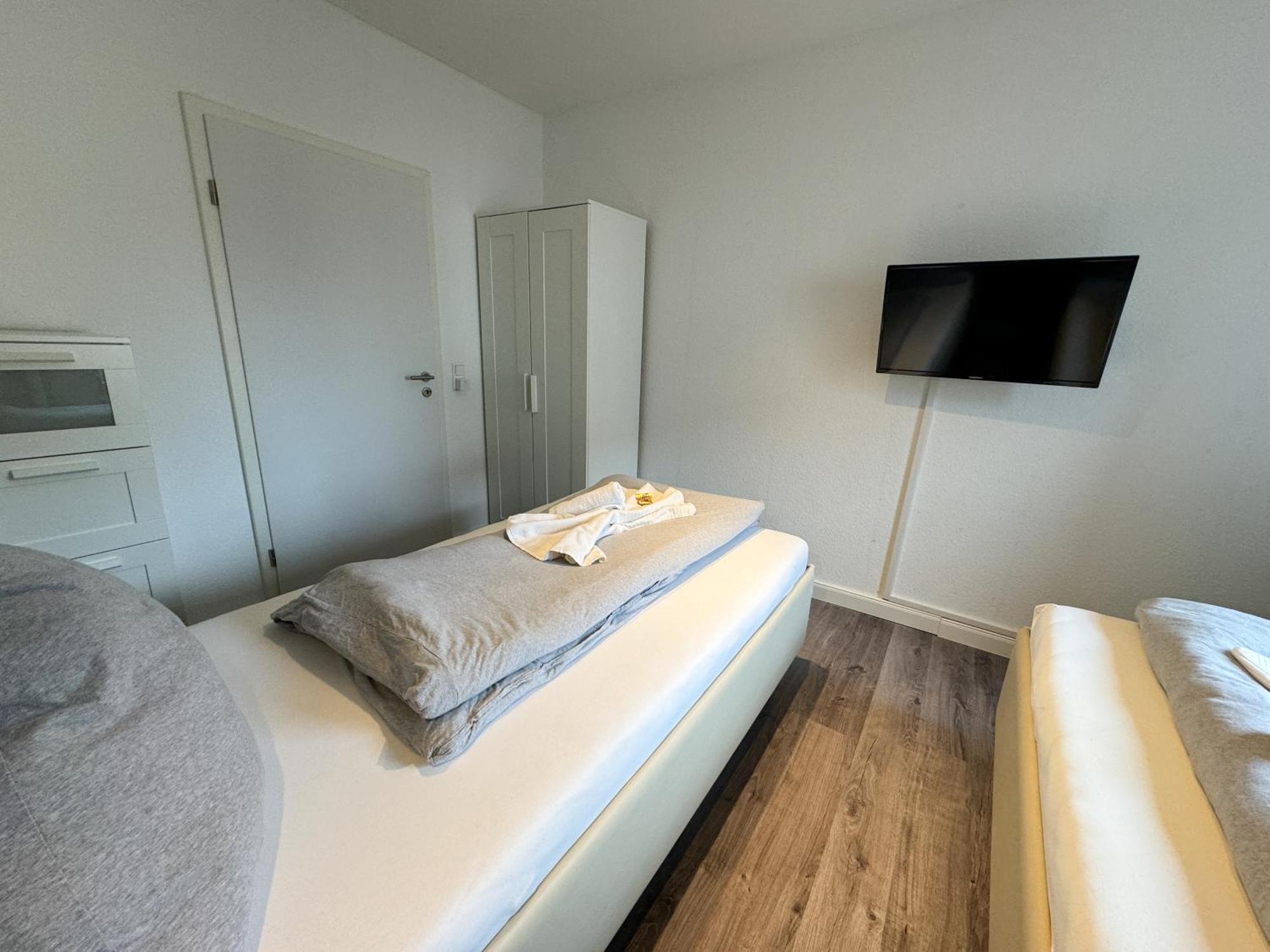 Wohnung Fuer 5 Gaeste Grosse Kueche Messe- Und Citynah Hannover Luaran gambar